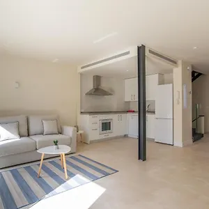https://urbe10-carreteria-big-terrace-suite.1costadelsol.com